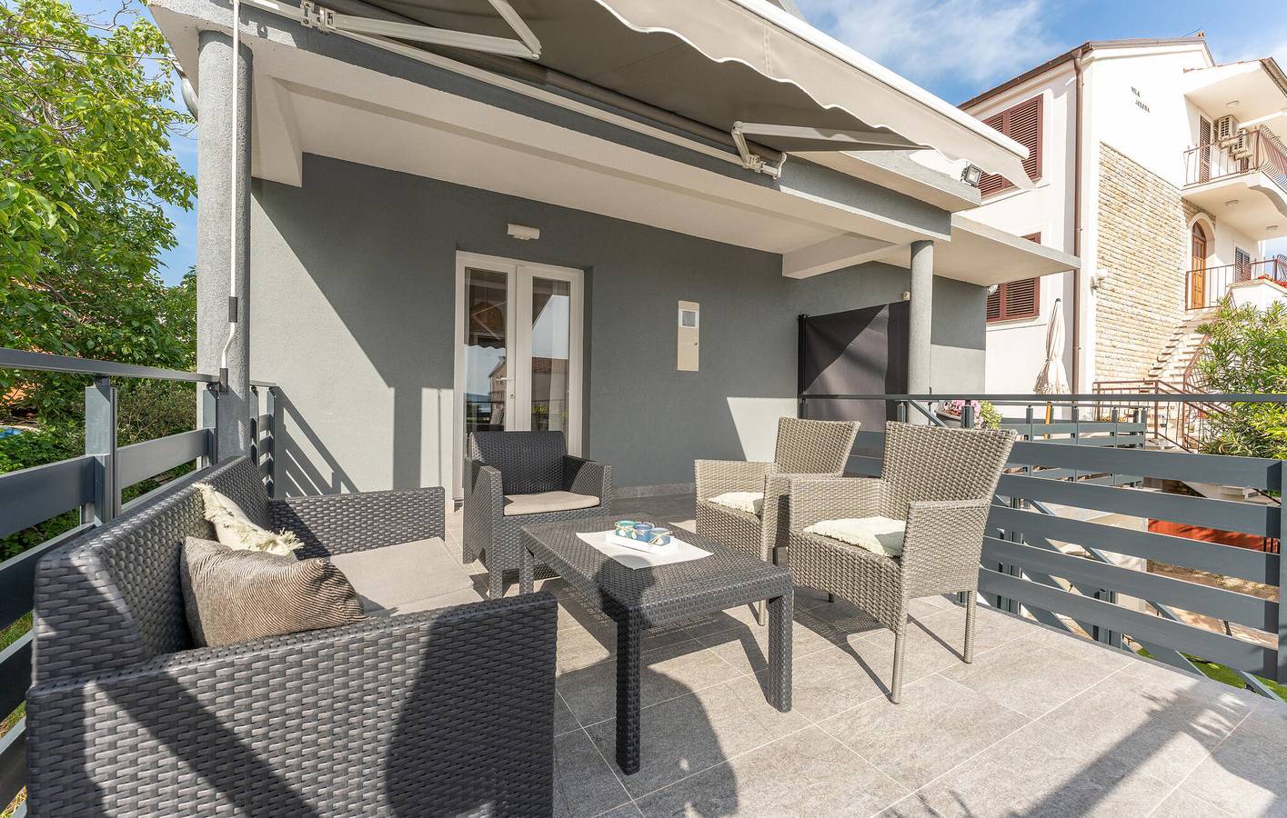 Entire holiday apartment, Holiday apartment for 4 people with terrace in Sveti Filip i jakov, Općina Sveti Filip i Jakov
