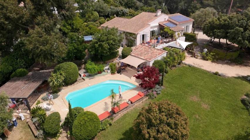 Casa de vacaciones para 4 personas, con jardín además de vistas y piscina - 1