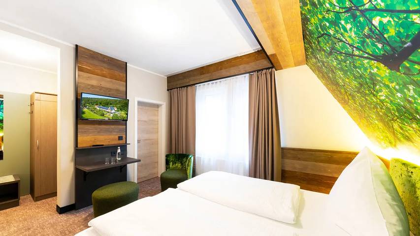 Ferienwohnung für 3 Personen, mit Whirlpool und Garten sowie Sauna in Zella-Mehlis - 3