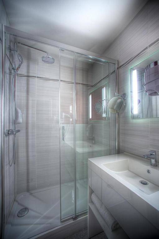 Hôtel pour 2 personnes, avec terrasse à Oyonnax - 4