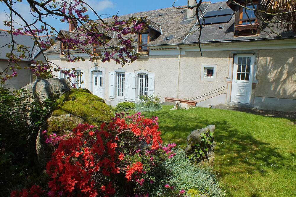 Bed and breakfast at the farm, Lourdes Pyrénées, Anousta in Loubajac, Hautes-Pyrénées