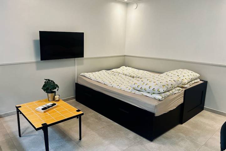 Ganze Wohnung, New Cozy Basement Studio Apartment! in Rødovre, Hovedstaden
