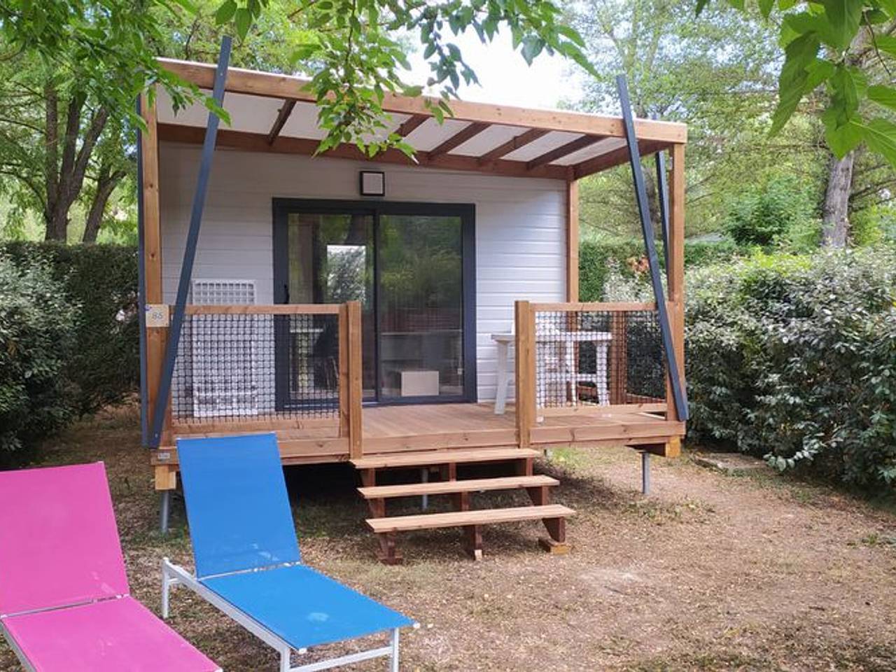 Chalet confortable avec piscine, WiFi et vue sur la rivière à Saint-Maime in Saint-Maime, Parc naturel régional du Luberon