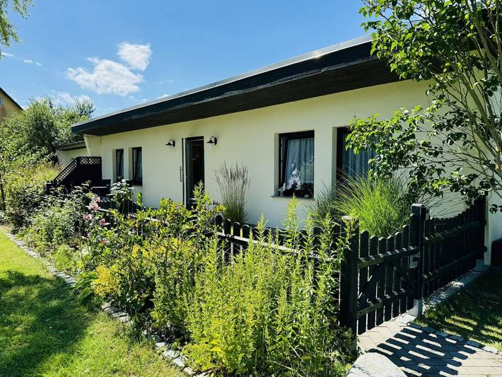 Ferienhaus für 3 Personen, mit Garten in Lobbe