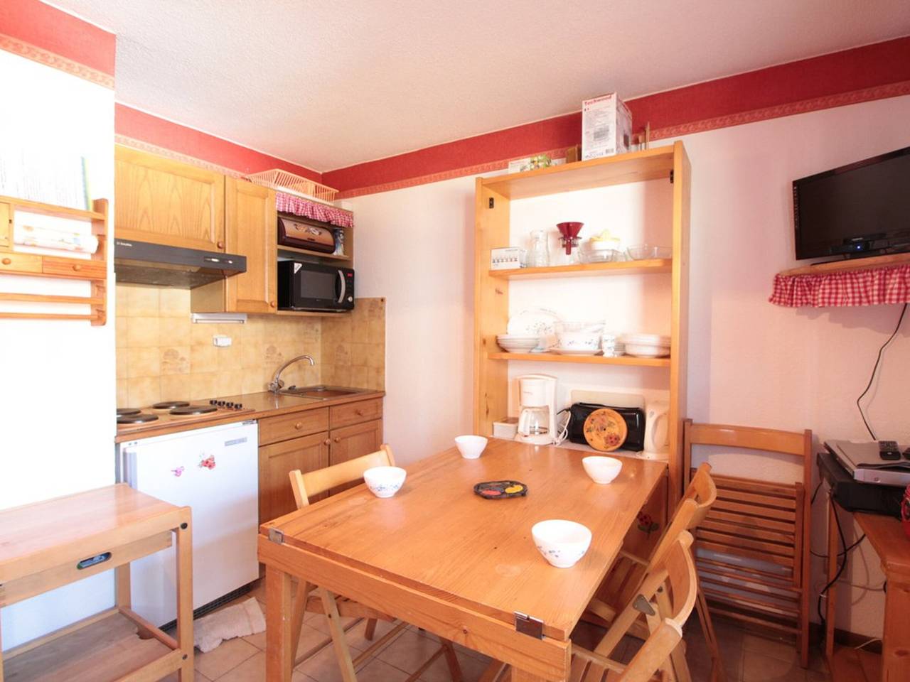 Ganzes Studio, Studio zentral in Skiort für 4 Pers., nah an Pisten und Geschäften in Les Carroz, Arâches-la-Frasse