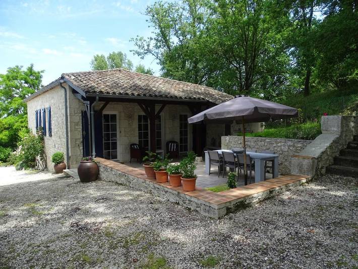 Location de vacances pour 4 personnes, avec piscine ainsi que jardin et vue à Valeilles - 4