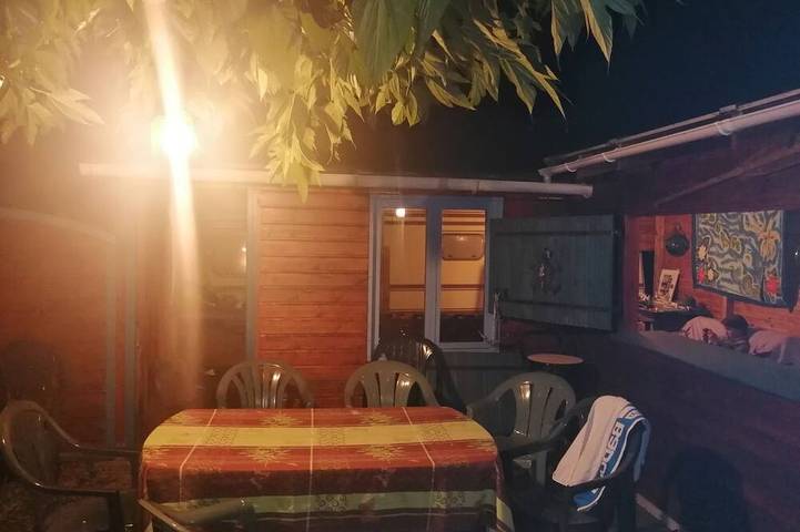 Camping pour 8 personnes, avec Terrasse et Jardin