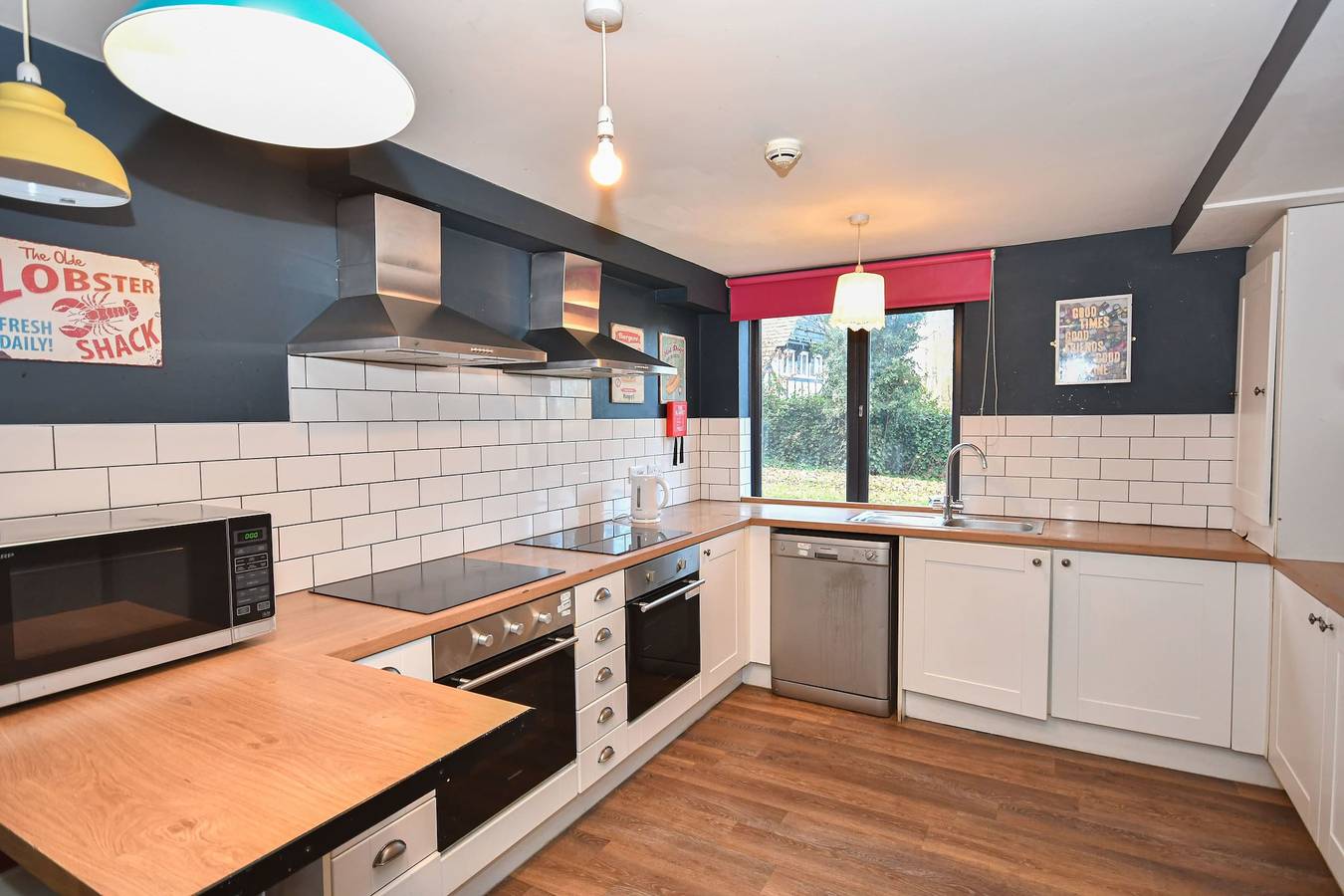 Apartamento entero, 3 Private Rooms in Shared Apartment with Kitchen in Leeds, Yorkshire del Oeste