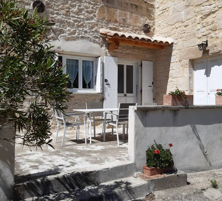 Gîte pour 4 personnes, avec terrasse et jardin