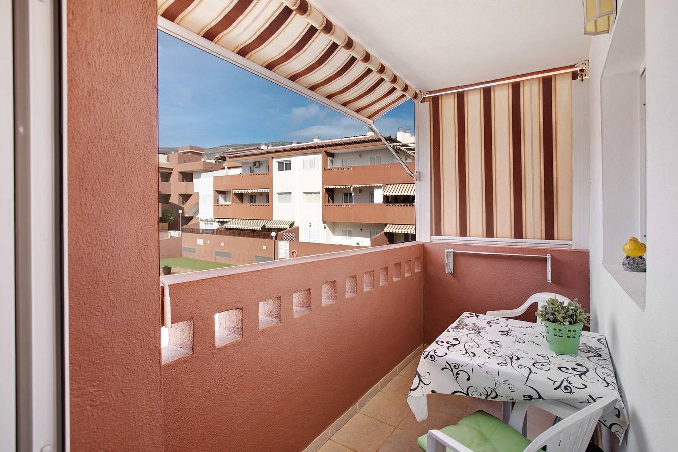Apartamento entero, Apartamento vacacional 'Puertito Guimar' con terraza compartida, balcón y Wi-Fi in Puertito de Güímar, Güímar