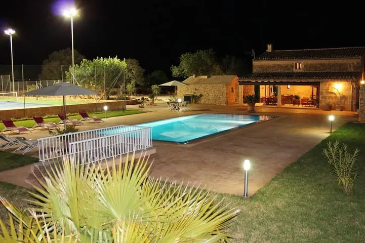 Finca rural con piscina y pista de tenis profesional in Lluchmayor, Mallorca Sur
