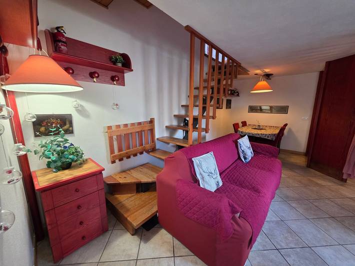 Entire apartment, ‘The Waterfall Chalet’ Apartment with Mountain View, Private Garden and Balcony in Villair (La Salle), Comune di La Salle