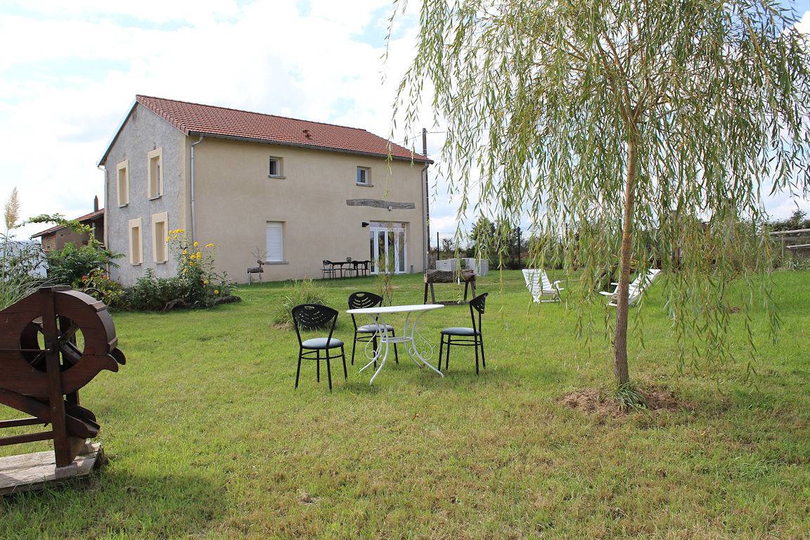 Chambre avec vue sur la montagne avec parking, golf et jardin - 2km de La Loire in Saint-Paul-de-Vézelin, Région de Roanne
