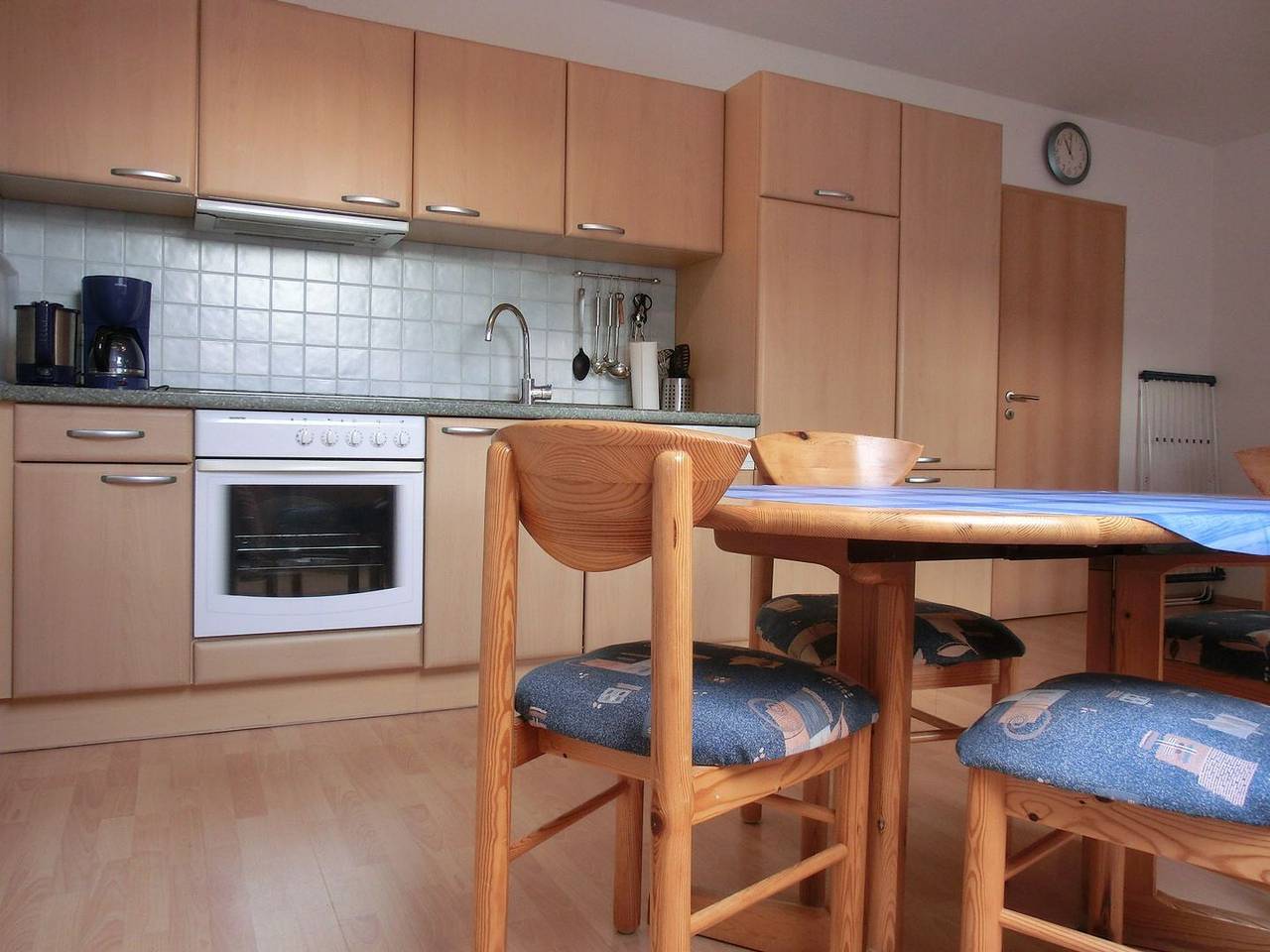 Ganze Wohnung, Strandnahe 3-Zi-Wohnung mit zwei Balkonen und Wlan in Graal-Müritz, Rostock und Umgebung