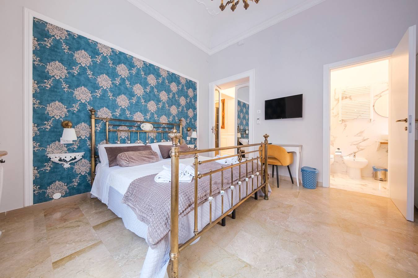 Zimmer 'Matrimoniale Deluxe' mit Wlan und Klimaanlage in Messina, Messina Provinz