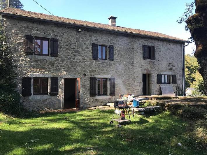 Location de vacances pour 9 personnes, avec jardin ainsi que terrasse et vue à Le Bez - 2