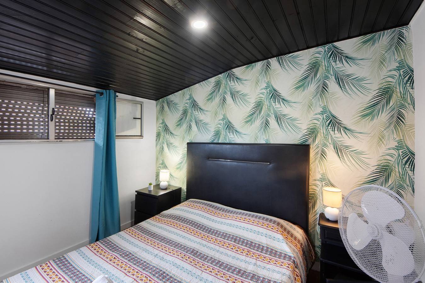 Room 'K' with Shared Garden and Wi-Fi in Porto, Porto Distrikt