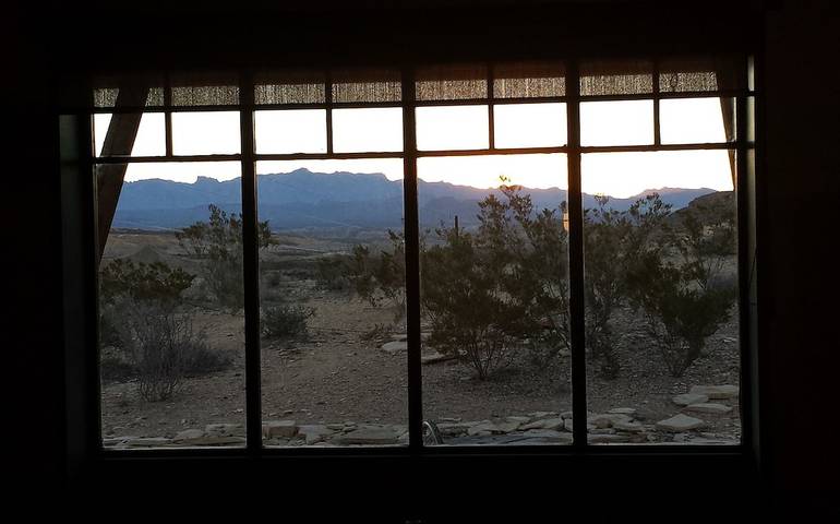 Vacation rental for 10 people, with balcony in Big Bend National Park