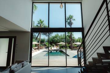 Vacation Rental for 16 Guests in Grimaud, Draguignan region, Picture 3