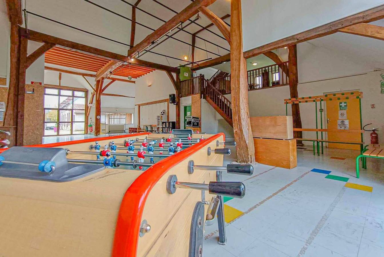 Appartement de vacances entier, Gîte de Groupe - 69 personnes in Méry-sur-Seine, Aube