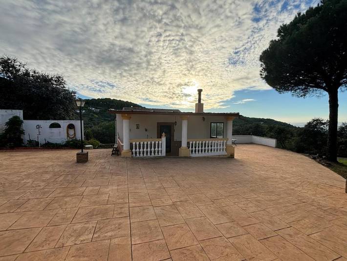 Apartamento para 6 personas, con terraza además de vistas y piscina, Se admiten mascotas en Andújar