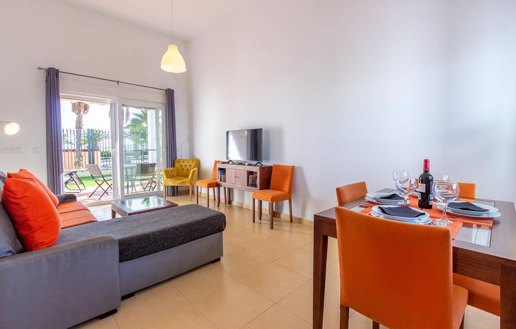 Acogedor apartamento con piscina, terraza y aparcamiento, cerca del club de golf y del centro de la ciudad in Condado de Alhama, Alhama de Murcia
