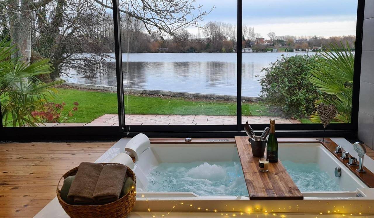 Double Room with Lake View in Lac d'Ardres, Ardres
