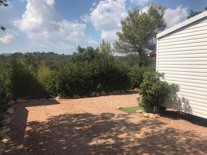 Location de vacances pour 5 personnes, avec vue ainsi que piscine et terrasse à Rocbaron - 3