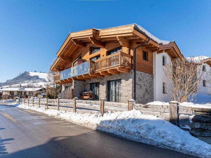 Chalet mit Wellness, Garten und Aussicht in Piesendorf, Pinzgau