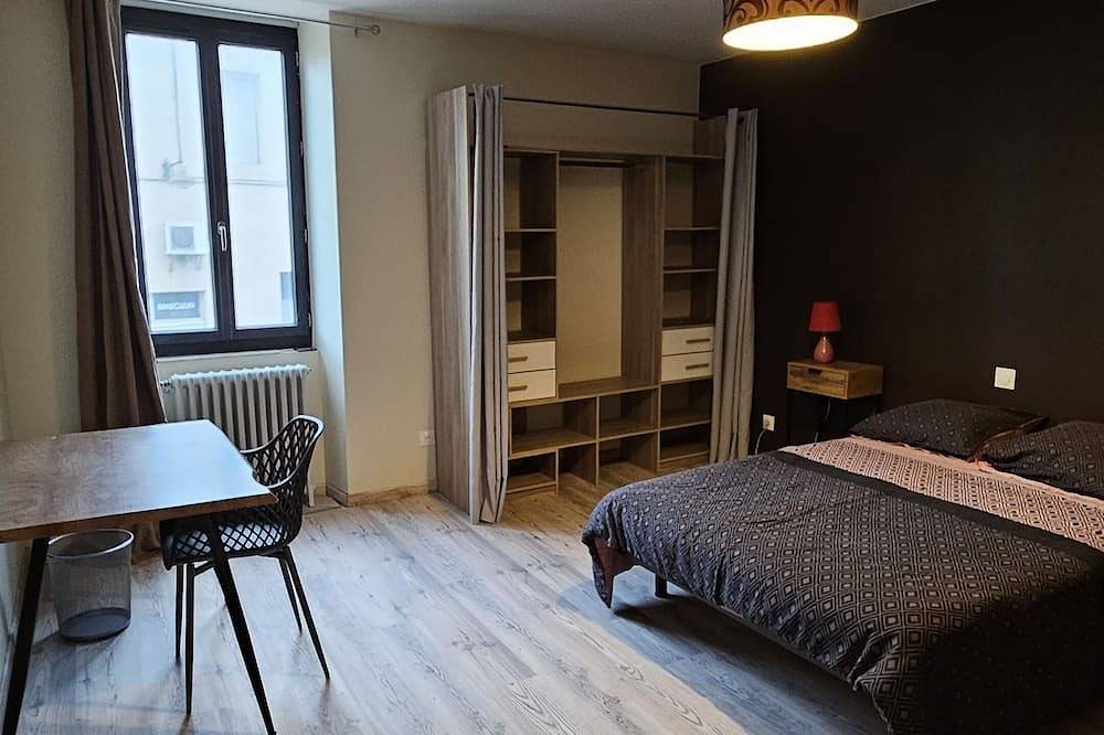 Maison 5 Chambres Entre Ville et Nature in Burlats, Castres region