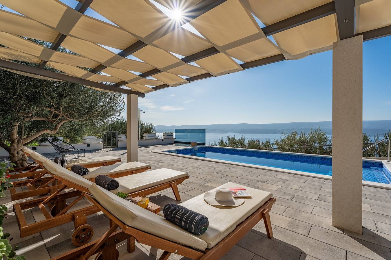 Villa Dream mit privatem Pool, 2 Schlafzimmer mit en-suite Badezimmern, Meerblick in Celina, Split-Dalmatien
