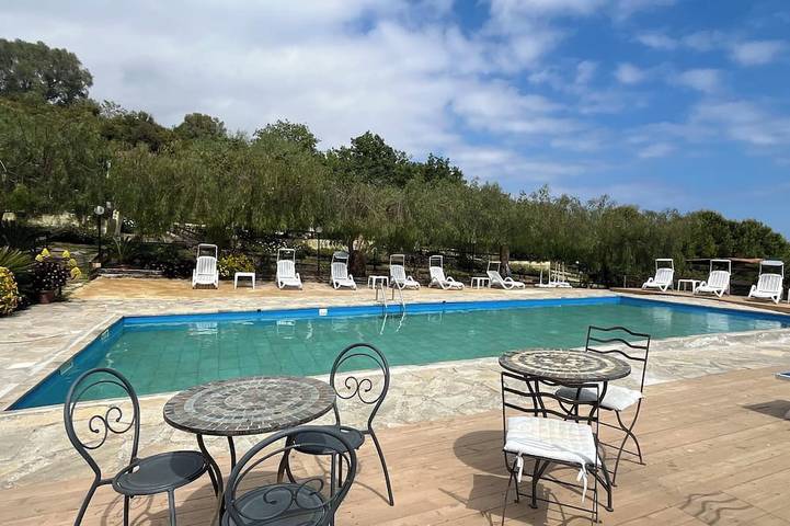Bungalow für 4 Personen, mit Terrasse und Pool in San Lorenzo al Mare