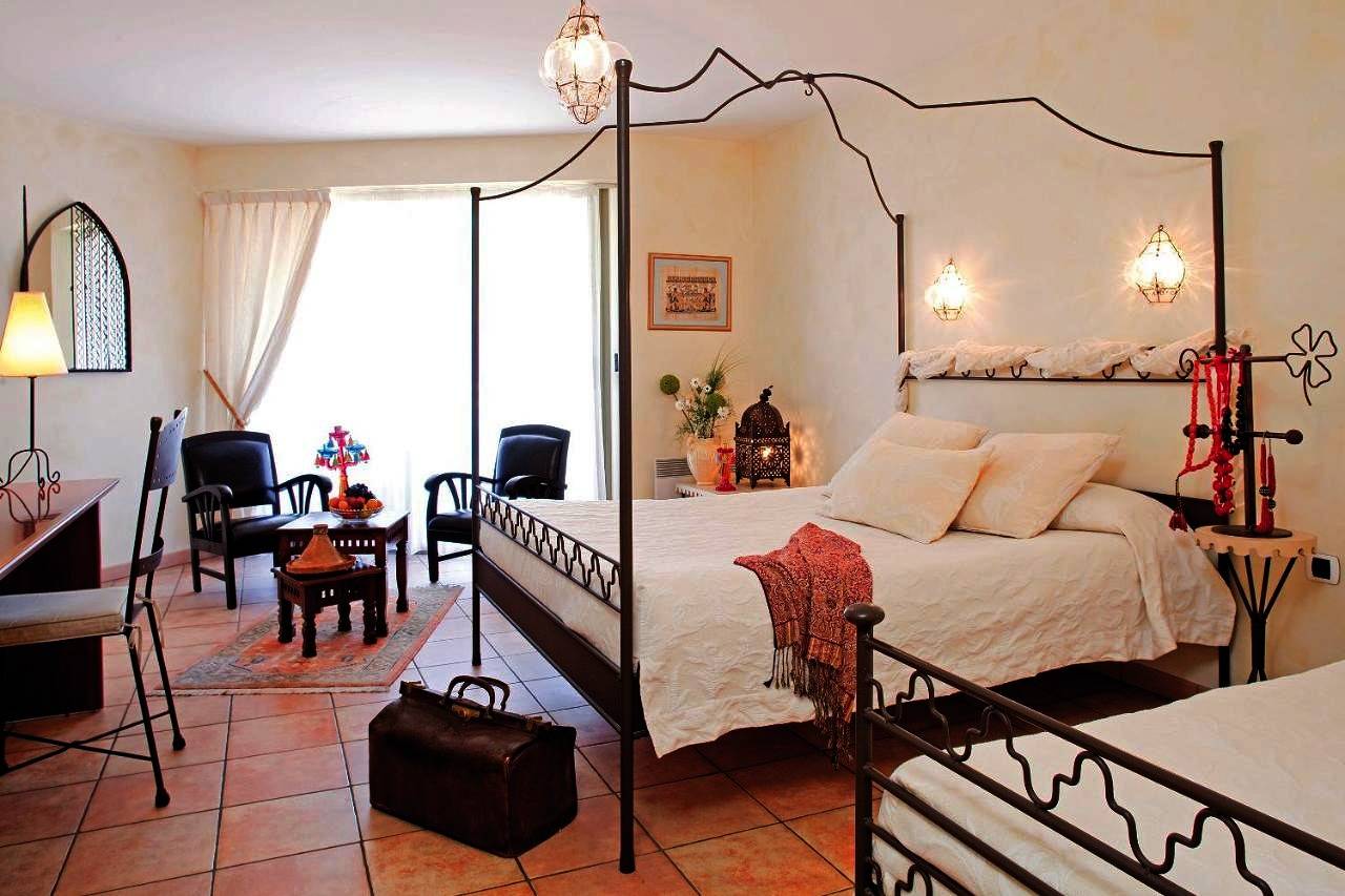 Twin Room in Brioude, Haute-Loire