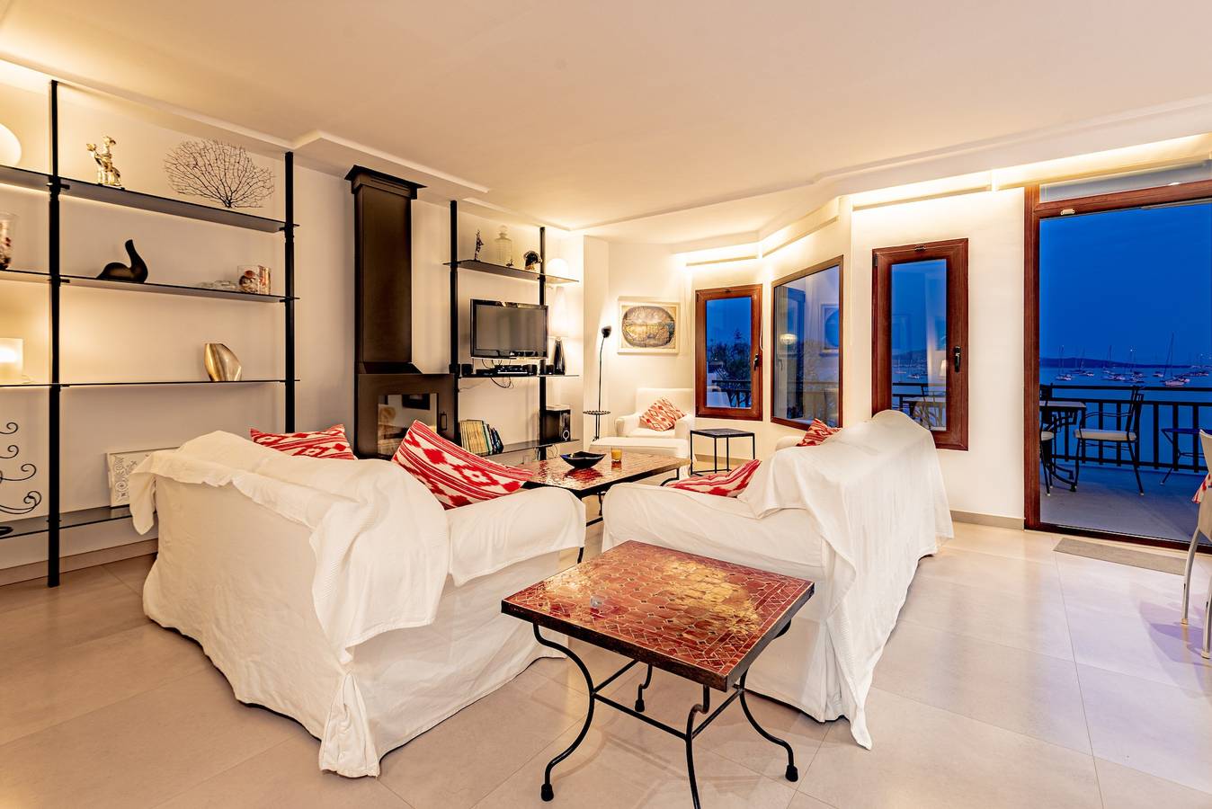 Entire apartment, 'Apartment Rafael' with Sea View, Terrace & Wi-Fi in Port de Pollença, Pollença