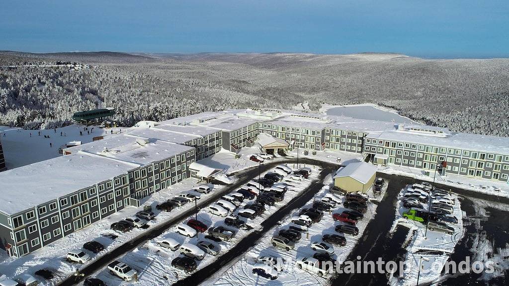 Ganze Wohnung, Corner unit w/ views & fireplace connects to Ml150 (rented separately in Snowshoe, Greenbrier River