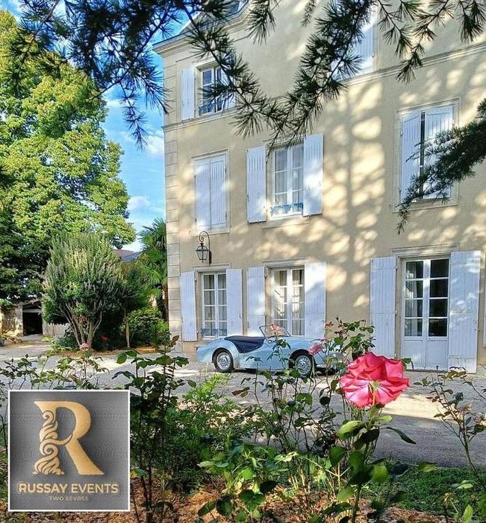 Location de vacances pour 15 personnes, avec Terrasse ainsi que Jardin et Vue à Saivres