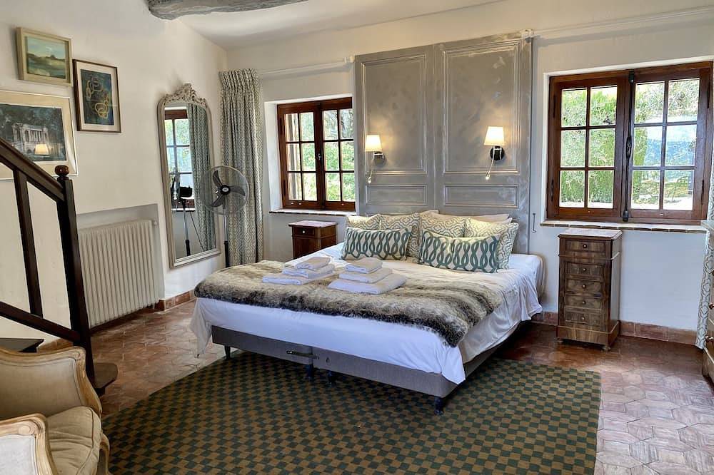 Luxury Private Villa Compound | Incredible Sea Views | Large Pool | Olive Grove in Spéracèdes, Cannes region
