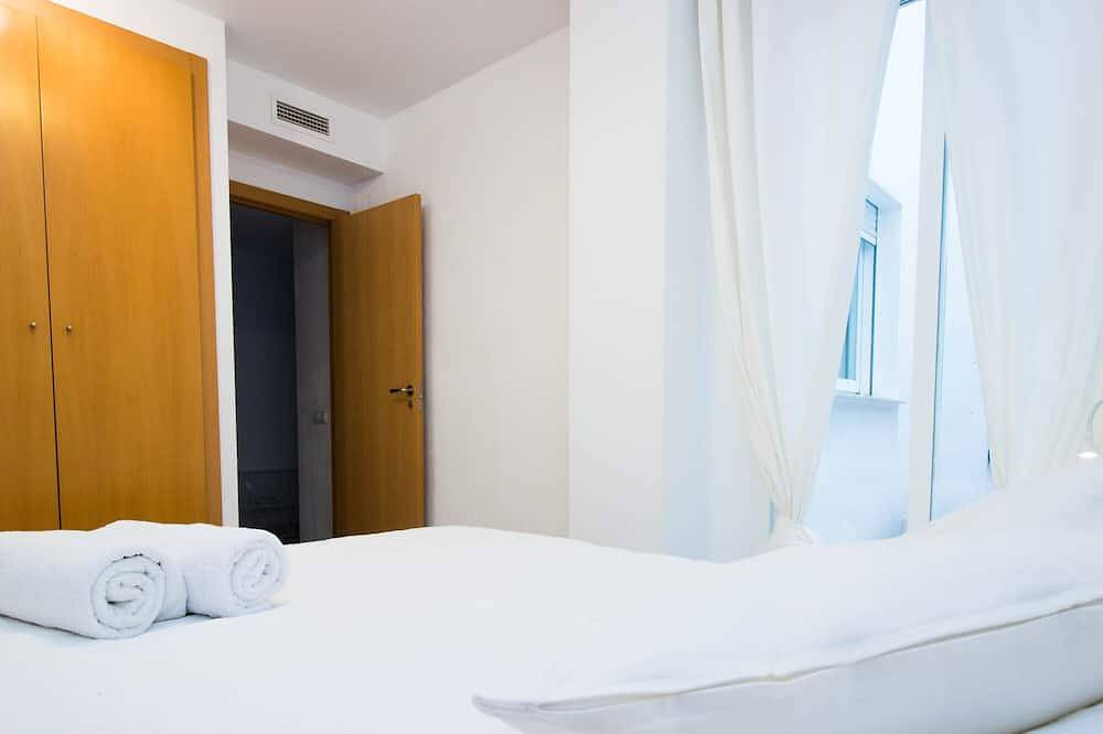 Apartamento entero, \"The Queen\" New, fancy and relaxing. Beach & Wifi in La Malvarrosa, Valencia