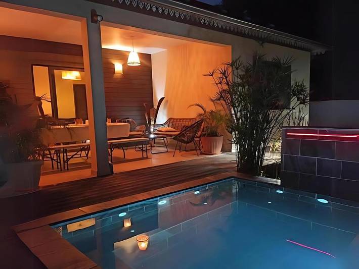 Location de vacances pour 4 personnes, avec piscine ainsi que jardin et jacuzzi dans Piton de la Fournaise - 2