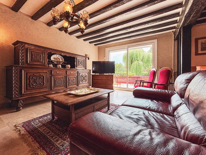 Gîte pour 10 personnes, avec piscine ainsi que terrasse et jardin dans Indre - 2