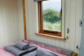 Holiday Apartment for 2 People in Isle of Anglesey, North-Wales, Photo 4