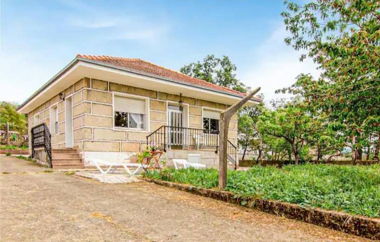 Location de vacances pour 8 personnes, avec Terrasse ainsi que Jardin et Vue à Verín
