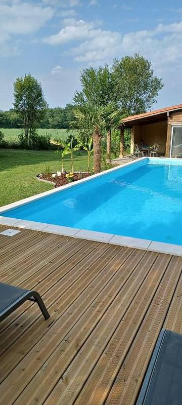 Chambre d’hôte pour 2 personnes, avec piscine et vue ainsi que terrasse et jardin dans Oeyregave