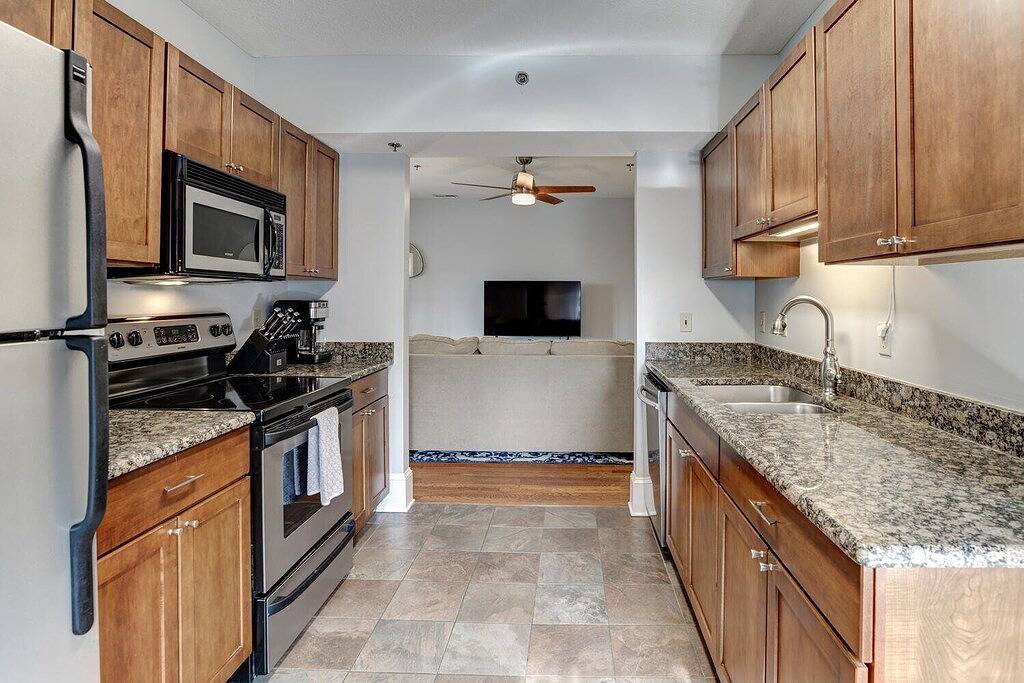 Ganze Wohnung, Historic Two Bedroom Charlotte Street Condo in Blue Ridge Parkway, Asheville