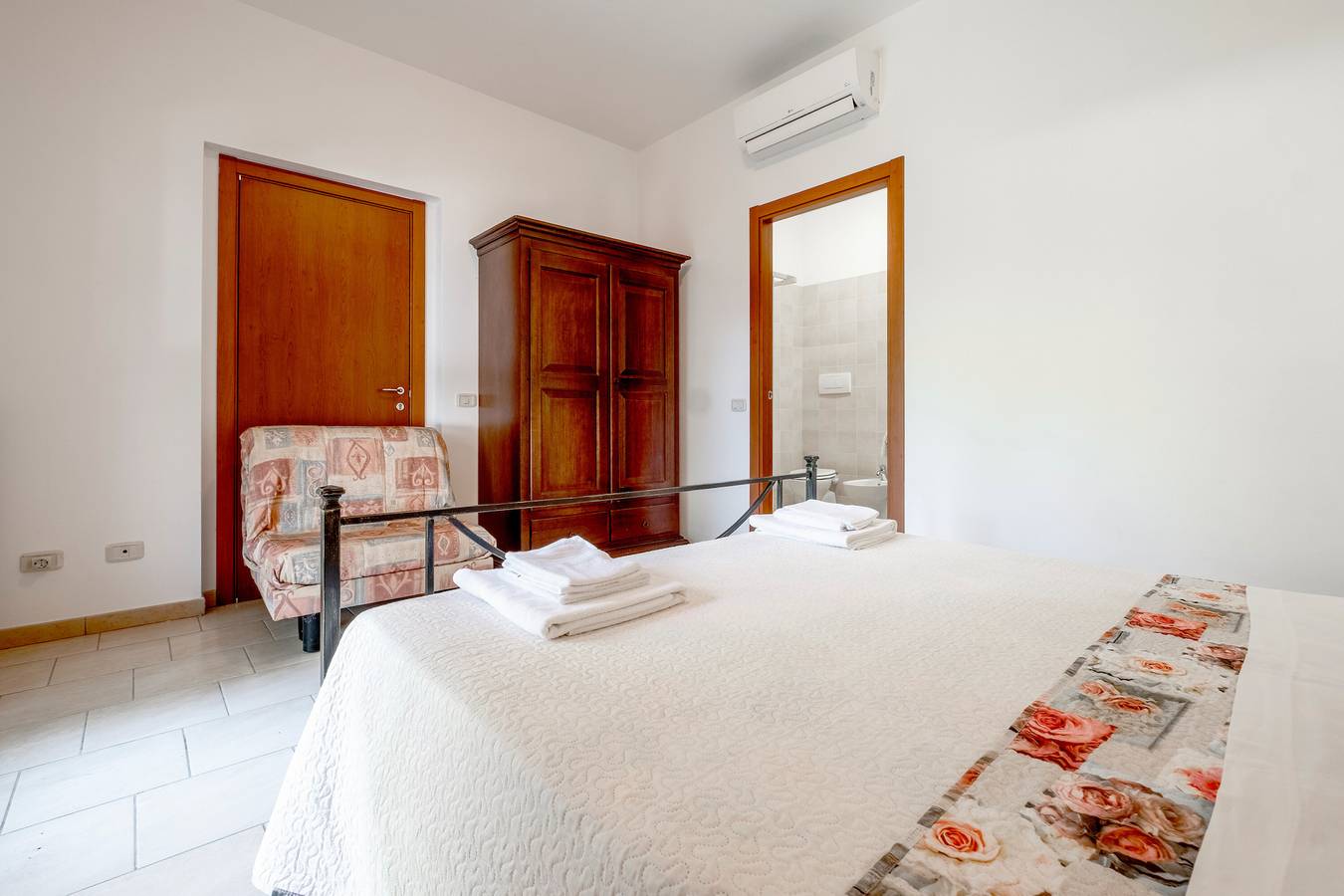 Chambre 'Col Moschin - Camera 3' avec Terrasse partagée, Wi-Fi et Climatisation in Parc naturel de la Maremma