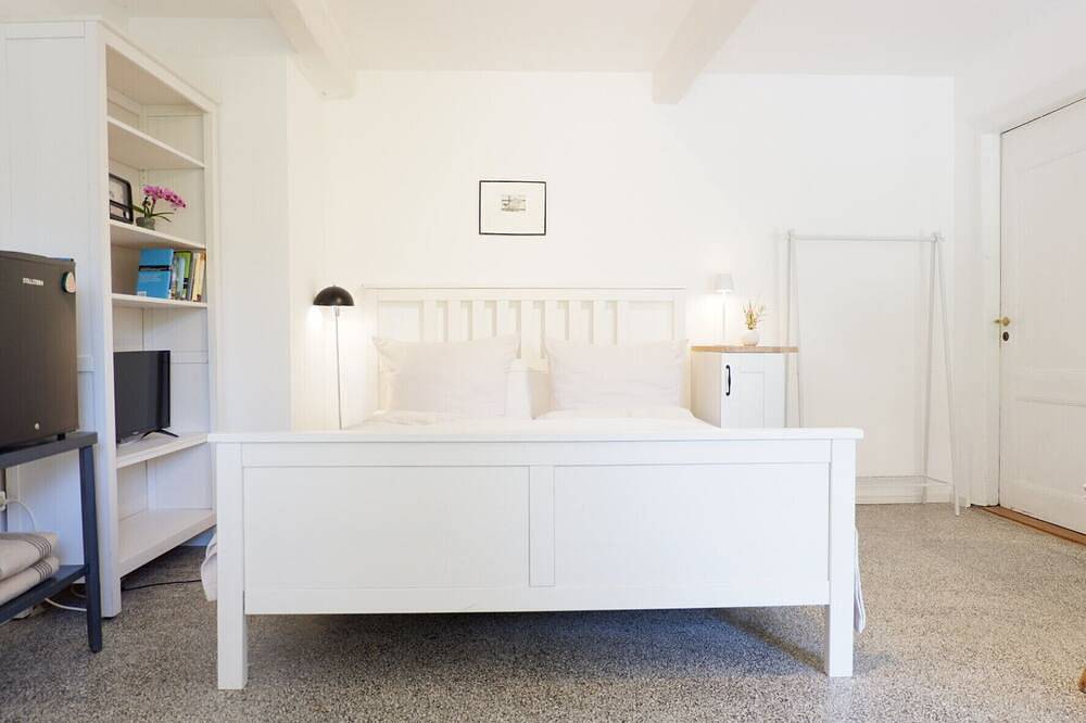 Ganze Wohnung, Gemütliches 1-Zimmer-Appartement mit Terrasse in historischer Reetdachkate in Husby, Schleswig-Flensburg