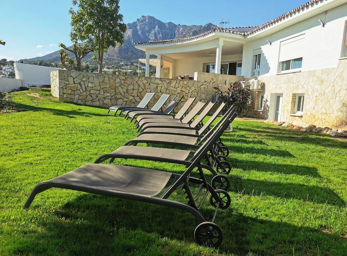 Villa "Jazz Close To Golden Mile" with Sea View, Private Pool & Wi-Fi in Marbella West, Marbella