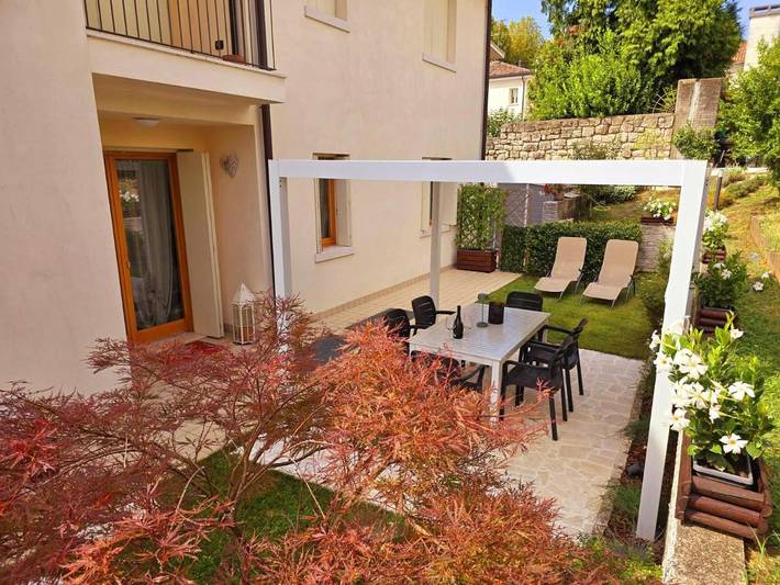 Ferienwohnung für 2 Personen, mit Terrasse und Garten sowie Ausblick in Valdobbiadene