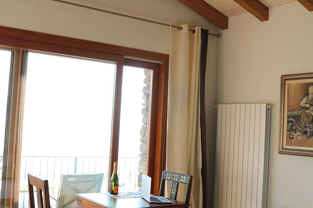 Ganze Wohnung, Finca Cascina Borchina: \"Falco\" Landgut, Erholung,Traumseeblick, Natur, Bio in Maccagno con Pino e Veddasca, Lago Maggiore (Lombardei)