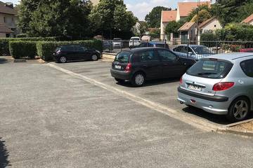 Gîte pour 4 personnes, avec balcon et jacuzzi à Évry
